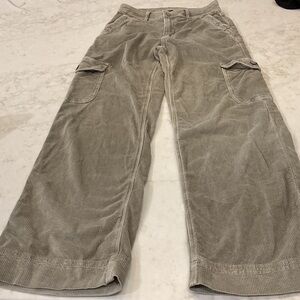 American Eagle Outfitters women’s Corduroy Pants - Light green
